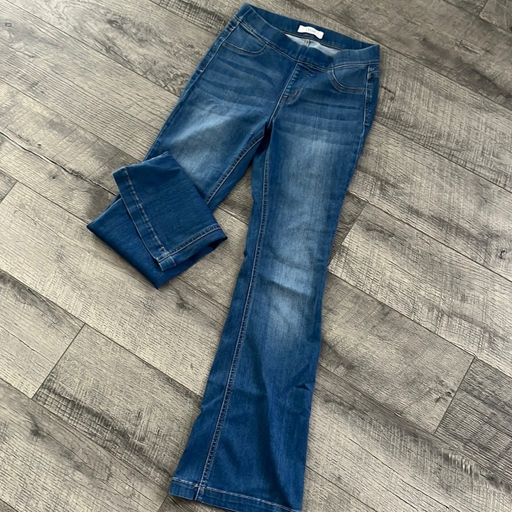 Small Cello pull on jeans - boot leg - gently used